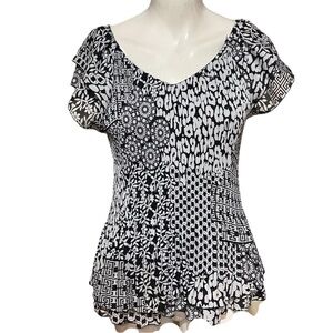 Piano Black and White Fitted Floral Blouse Size M